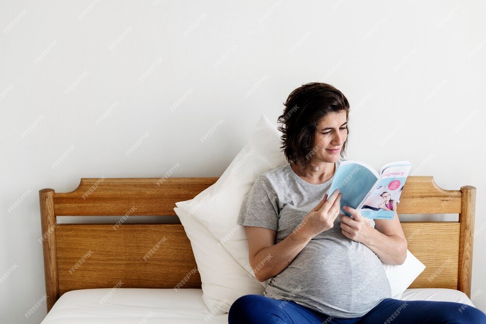 Leitura na gravidez: benefícios emocionais e 3 livros essenciais para gestantes