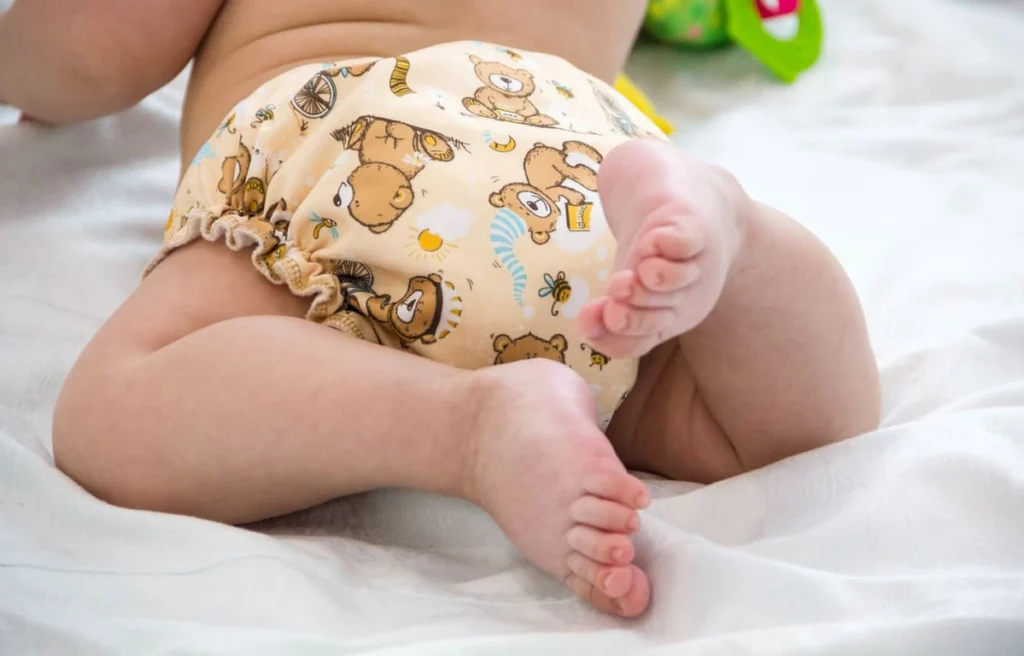 Fezes do Bebê: O Que é Normal e Quando se Preocupar 1 fezes do bebê