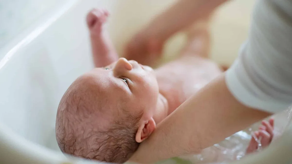 O Guia Definitivo de Como Dar Banho no Bebê Recém-Nascido da Maneira Correta em 2026