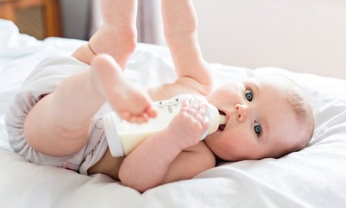 Dicas para Ajudar seu Bebê Aceitar a Mamadeira