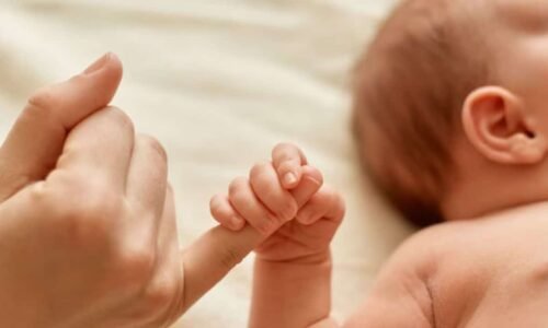 Reflexos Primitivos do Bebê: Entenda o Que São, Para Que Servem e Quando Observar