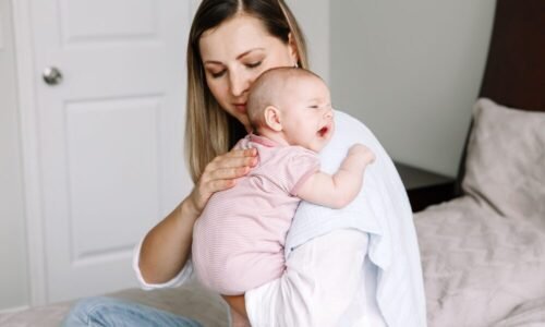 Diferença entre baby blues, depressão pós-parto e psicose puerperal: saiba como identificar e o que fazer